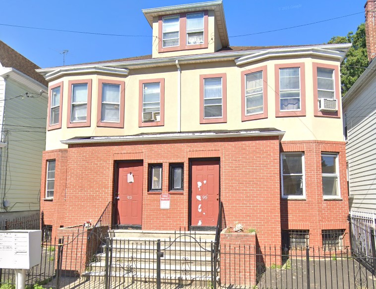93 Cummings St Irvington NJ 07111